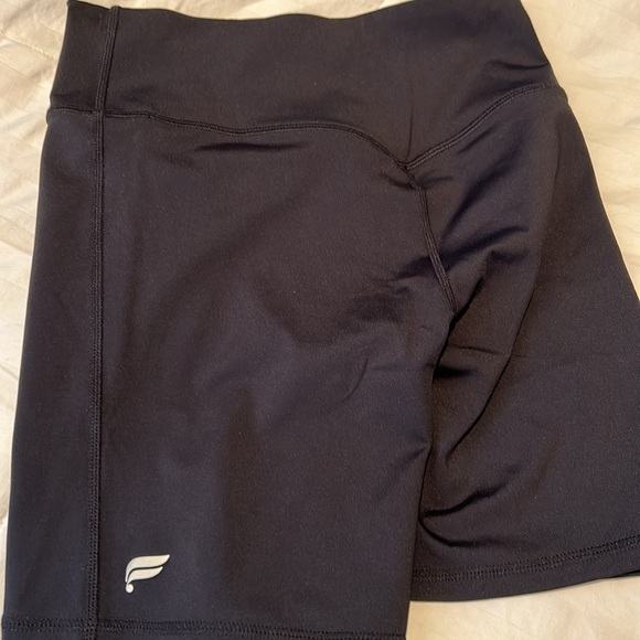 Womens Fabletics Workout shorts - Picture 6 of 6